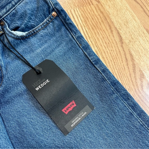Levi's Wedgie Jean - Picture 7 of 9